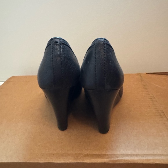 Tory Burch Wedges 6.5 - Picture 5 of 7